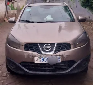 Nissan Qashqai 2012 Gray