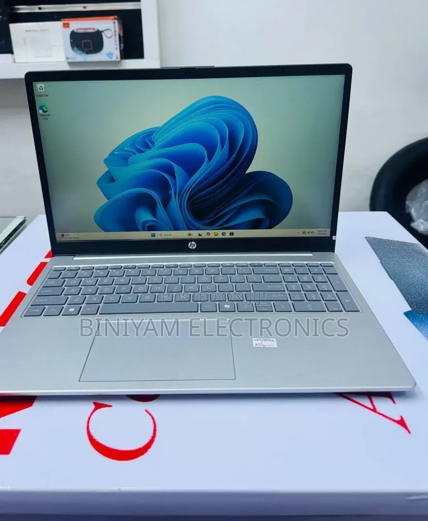 New Laptop HP Stream Notebook 16GB Intel Core i7 SSD 1T