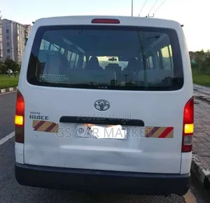 Toyota HiAce 2008 White