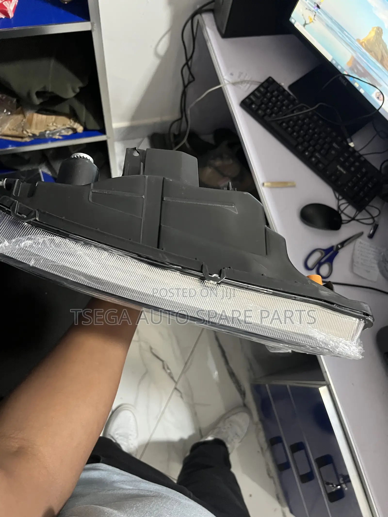 Mitsubishi L200 Front Headlight