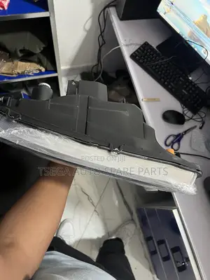 Mitsubishi L200 Front Headlight