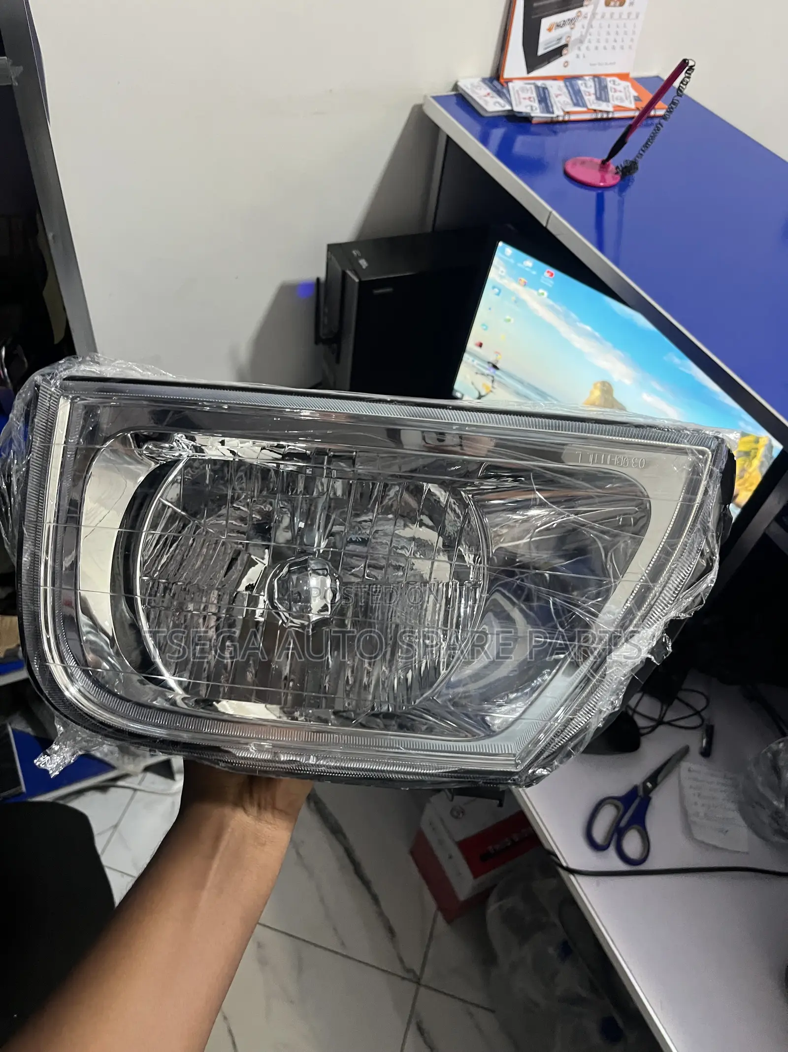 Mitsubishi L200 Front Headlight