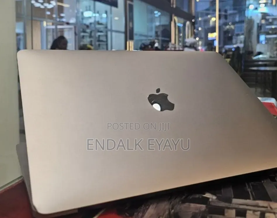 New Laptop Apple MacBook Pro 2020 M1 16GB Apple M1 Pro SSD 256GB