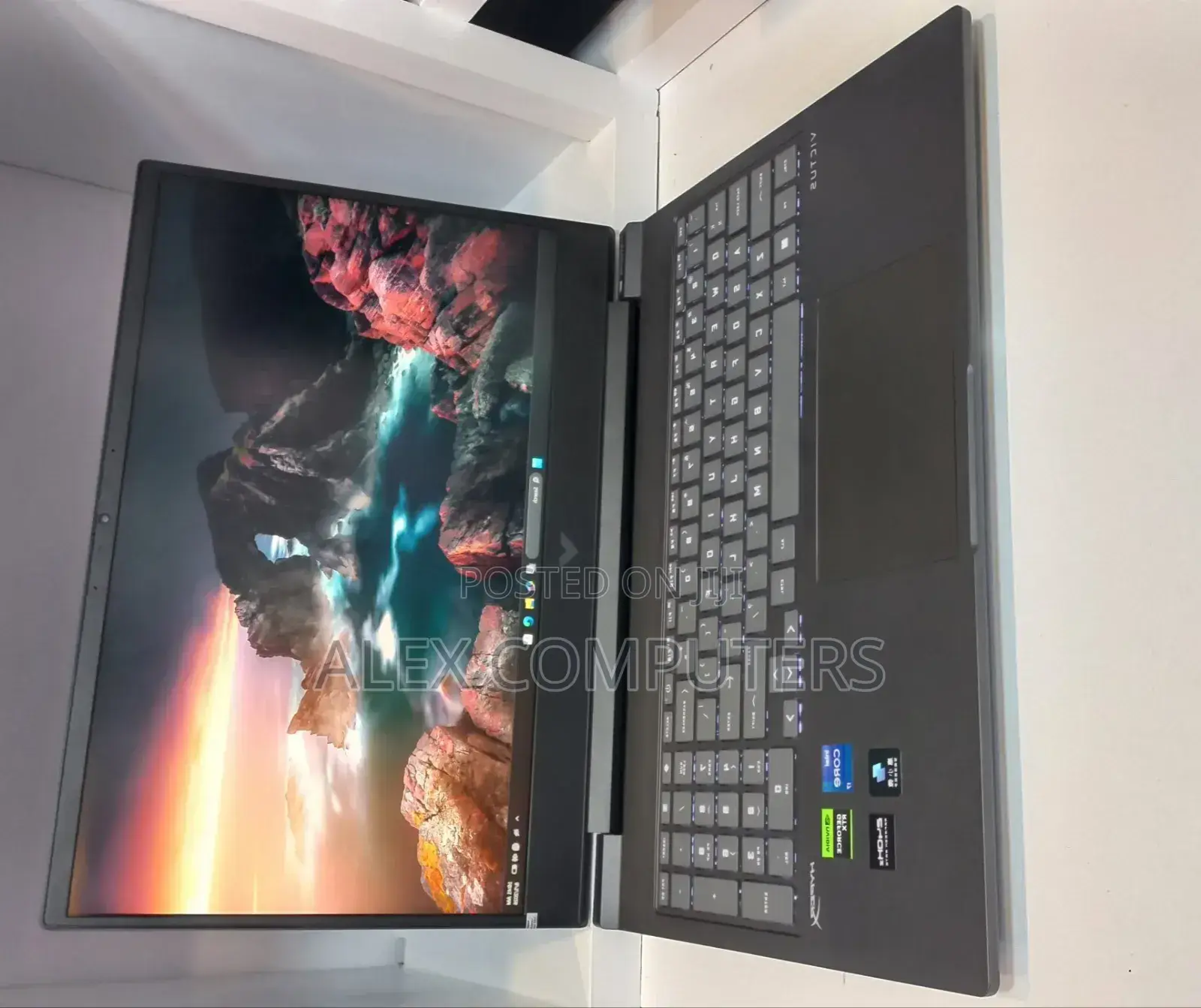 New Laptop HP Victus 16 16GB Intel Core i7 SSD 1T