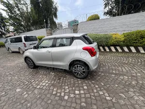 Suzuki Swift 2022 Silver