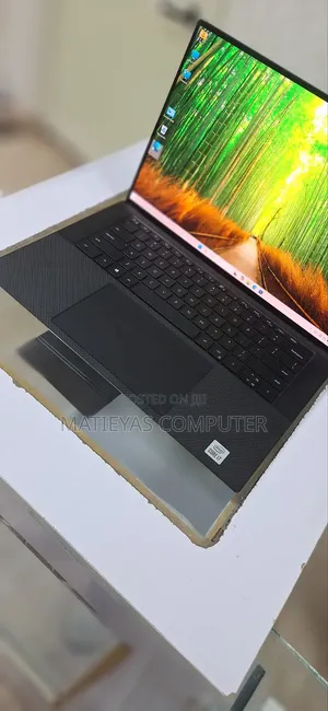 New Laptop Dell XPS 15 16GB Intel Core i7 SSD 512GB