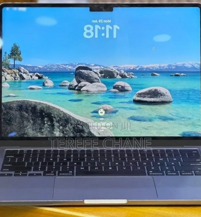 New Laptop Apple MacBook Air 2022 M2 8GB Apple M2 SSD 256GB