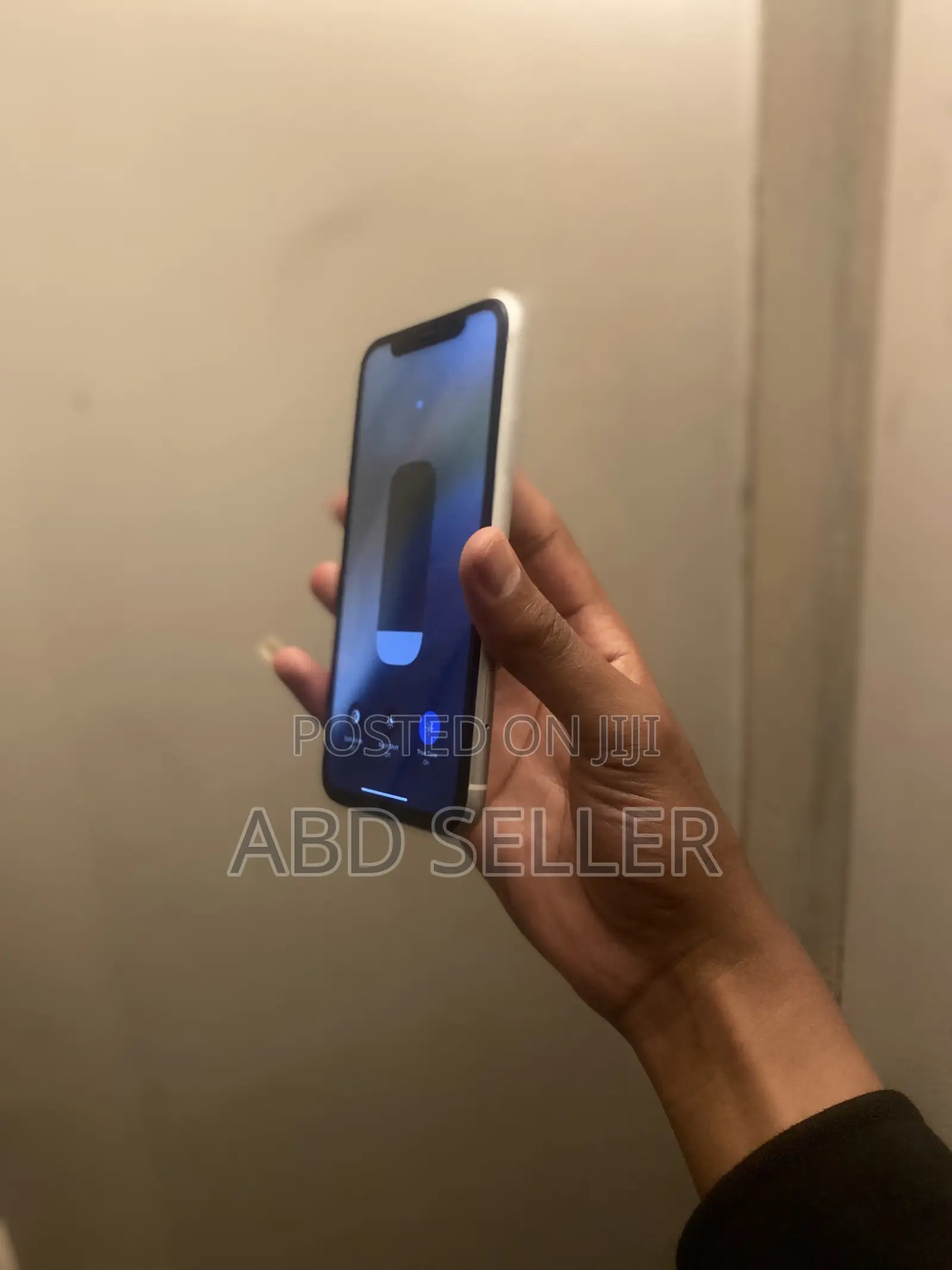 Apple iPhone XR 64 GB White