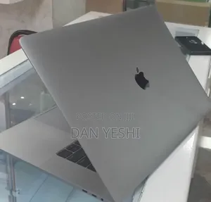 New Laptop Apple MacBook Pro 2018 16GB Intel Core i7 SSD 512GB