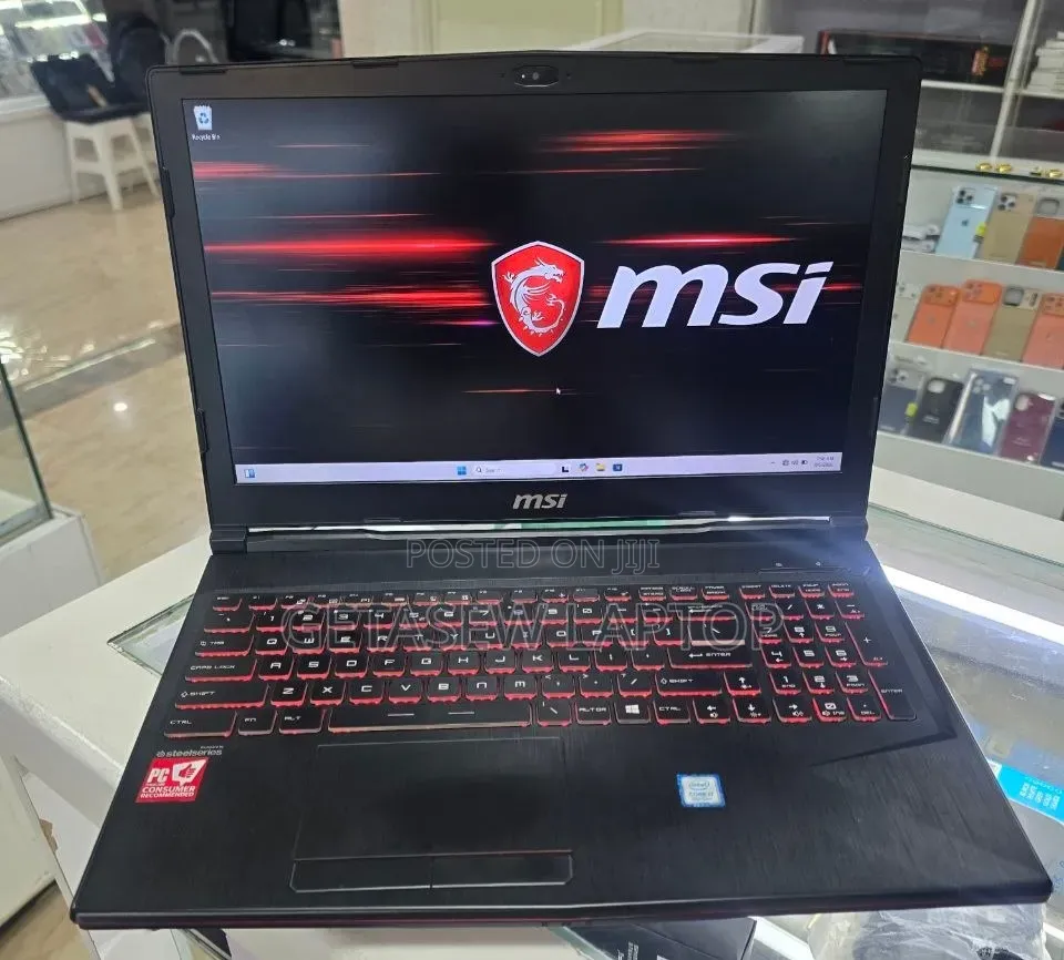New Laptop MSI GP75 Leopard 16GB Intel Core i7 HDD 1T