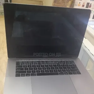 New Laptop Apple MacBook 2018 16GB Intel Core i7 SSD 512GB