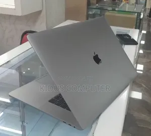 New Laptop Apple MacBook 2018 16GB Intel Core i7 SSD 512GB