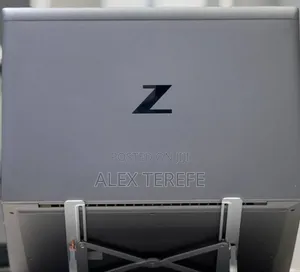 New Laptop HP ZBook Firefly G8 16GB Intel Core i5 SSD 512GB