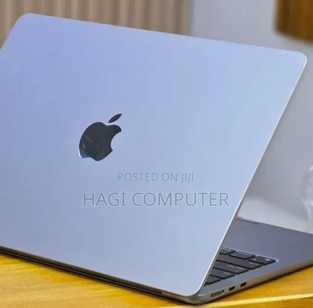 New Laptop Apple MacBook Air 2022 M2 8GB Apple M2 SSD 256GB
