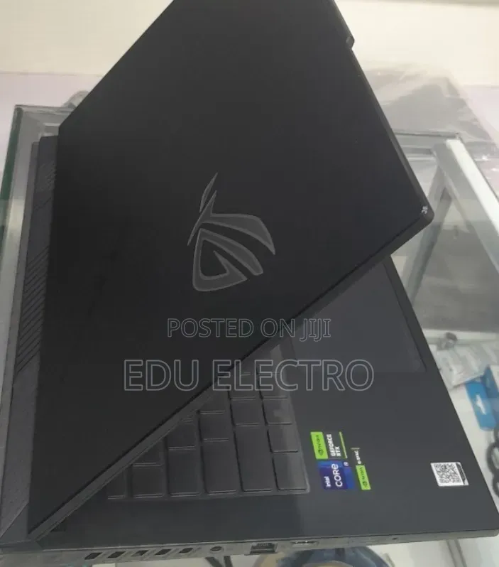 New Laptop Asus ROG Strix G15 16GB Intel Core i9 SSD 1T