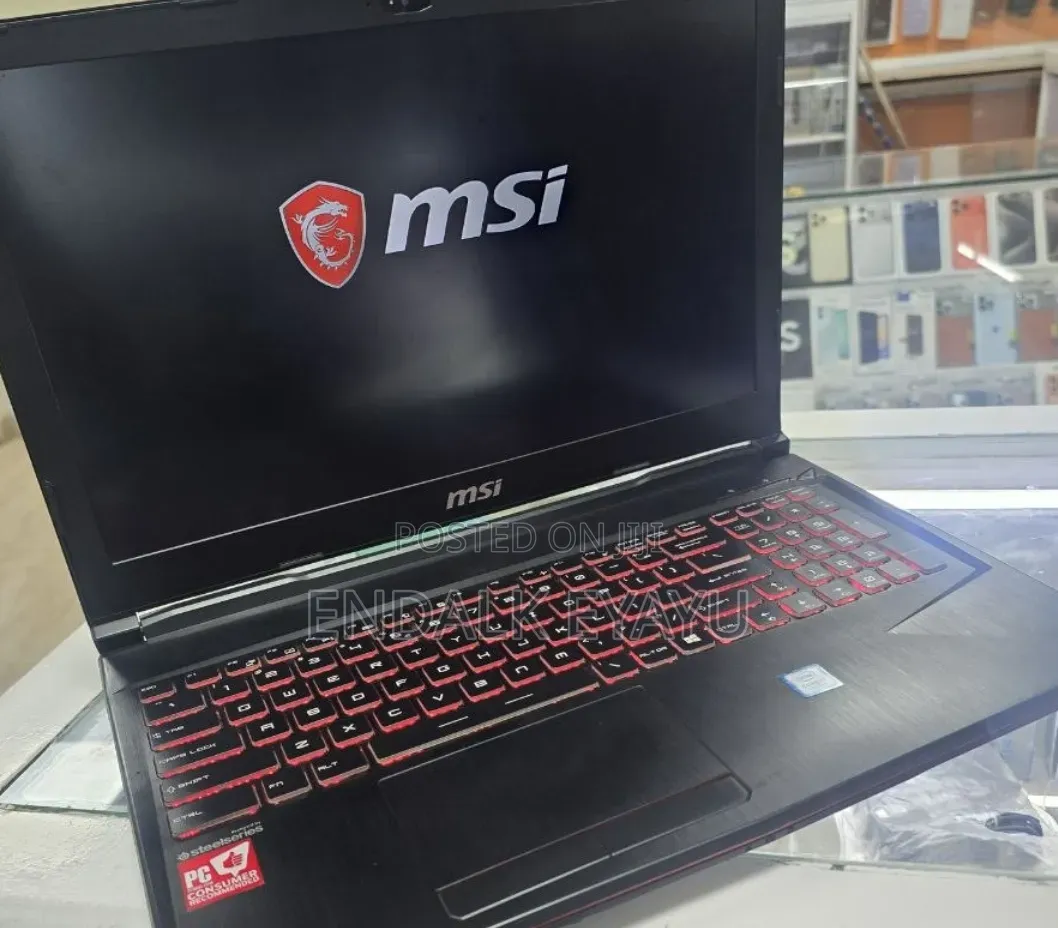 New Laptop MSI GP75 Leopard 16GB Intel Core i7 SSD 256GB