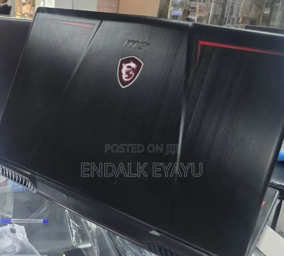 New Laptop MSI GP75 Leopard 16GB Intel Core i7 SSD 256GB