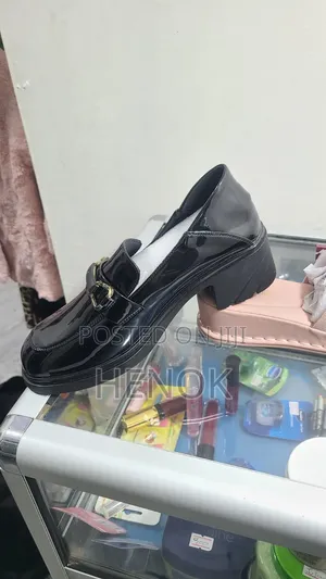 Woman's Shoes
