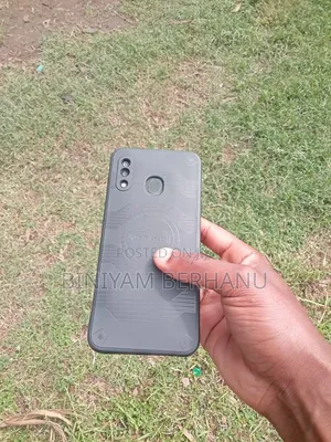 Samsung Galaxy A20 32 GB Black