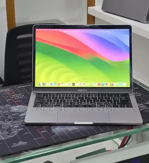 New Laptop Apple MacBook Pro 2019 16GB Intel Core i7 SSD 256GB