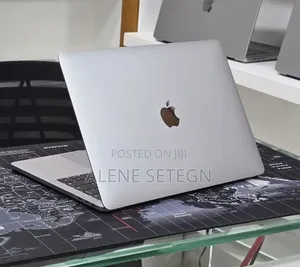 New Laptop Apple MacBook Pro 2019 16GB Intel Core i7 SSD 256GB