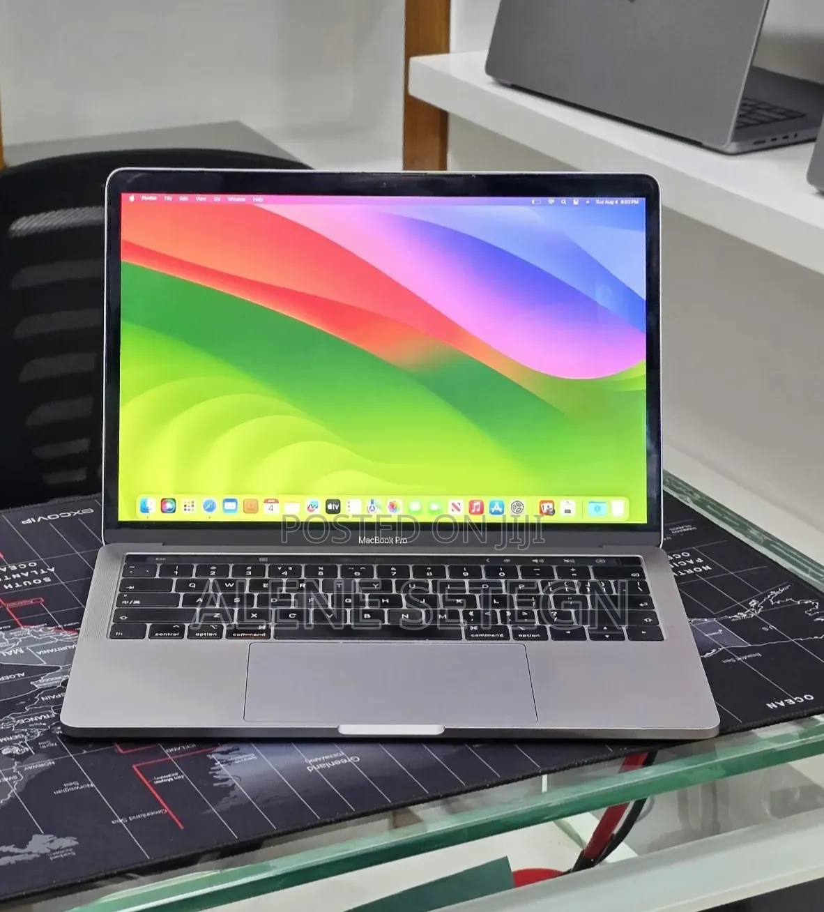 New Laptop Apple MacBook Pro 2019 16GB Intel Core i7 SSD 256GB