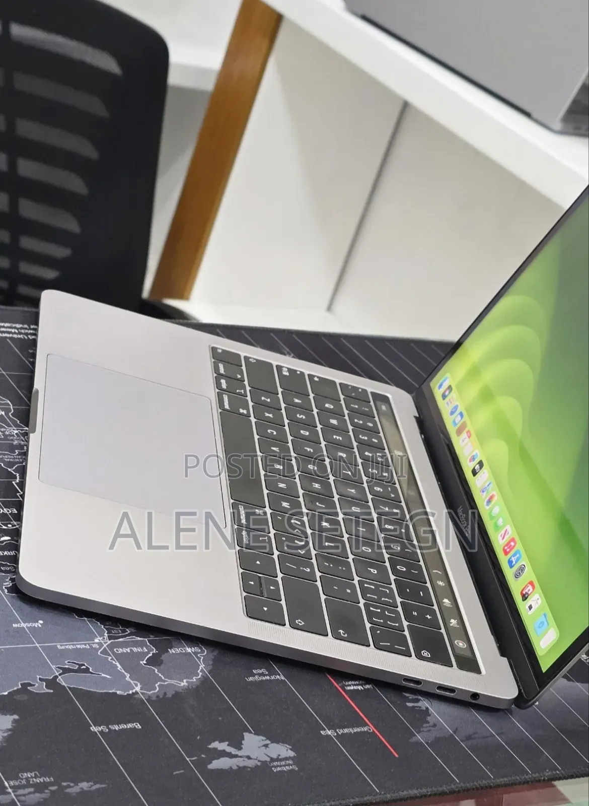 New Laptop Apple MacBook Pro 2019 16GB Intel Core i7 SSD 256GB
