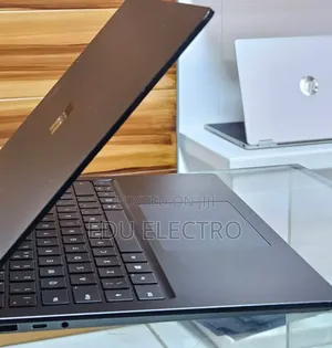 New Laptop Microsoft Surface 16GB Intel Core i7 SSD 256GB