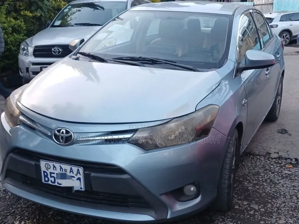 Toyota Yaris 2015 Maroon