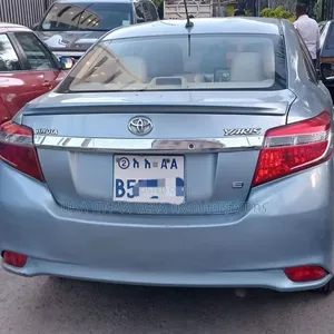 Toyota Yaris 2015 Maroon