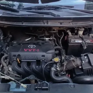 Toyota Yaris 2015 Maroon