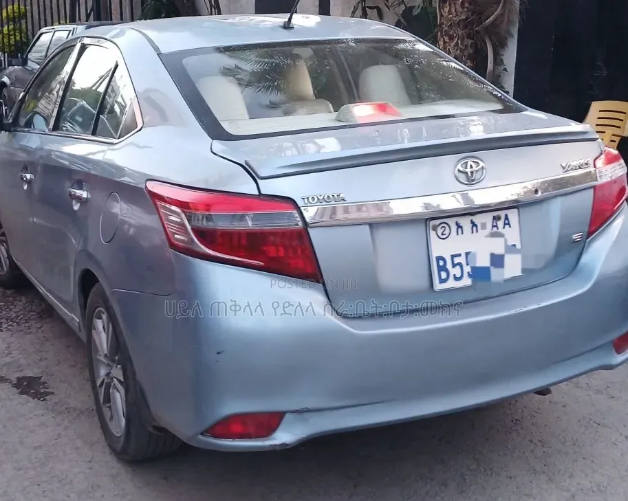 Toyota Yaris 2015 Maroon