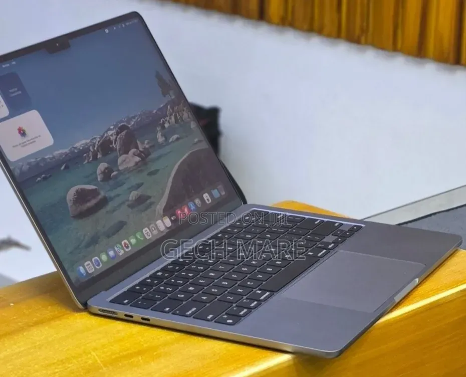 New Laptop Apple MacBook Air 2022 M2 8GB Intel SSD 256GB