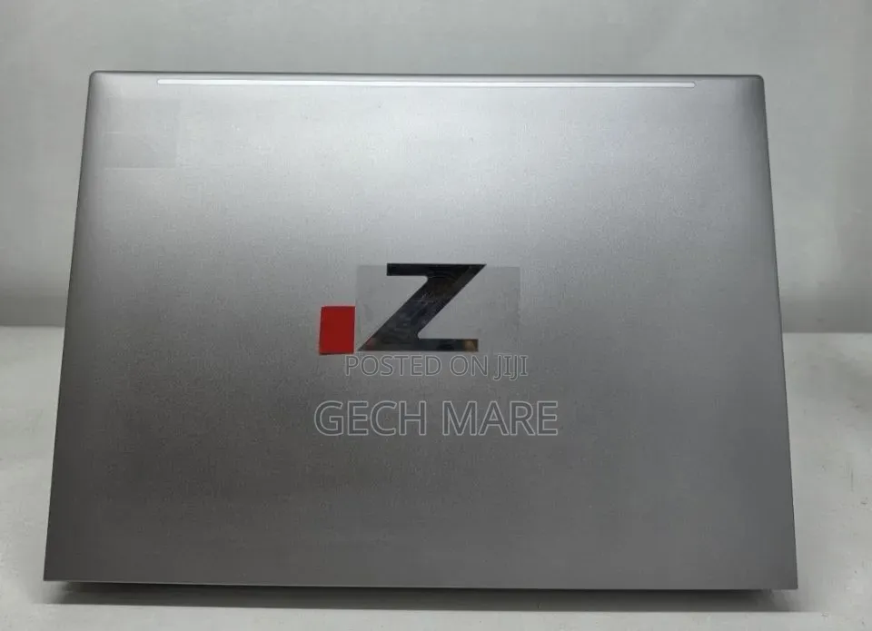 New Laptop HP ZBook Firefly G9 16GB Intel Core i7 SSD 512GB