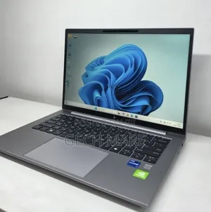New Laptop HP ZBook Firefly G9 16GB Intel Core i7 SSD 512GB
