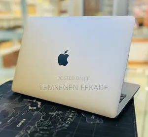 New Laptop Apple MacBook Pro 2022 M2 8GB Apple M2 SSD 512GB