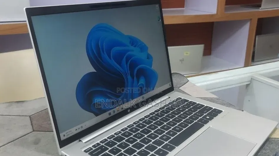 New Laptop HP EliteBook 840 G9 16GB Intel Core i7 SSD 512GB