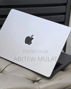New Laptop Apple MacBook Air 2022 M2 8GB Apple M2 SSD 256GB