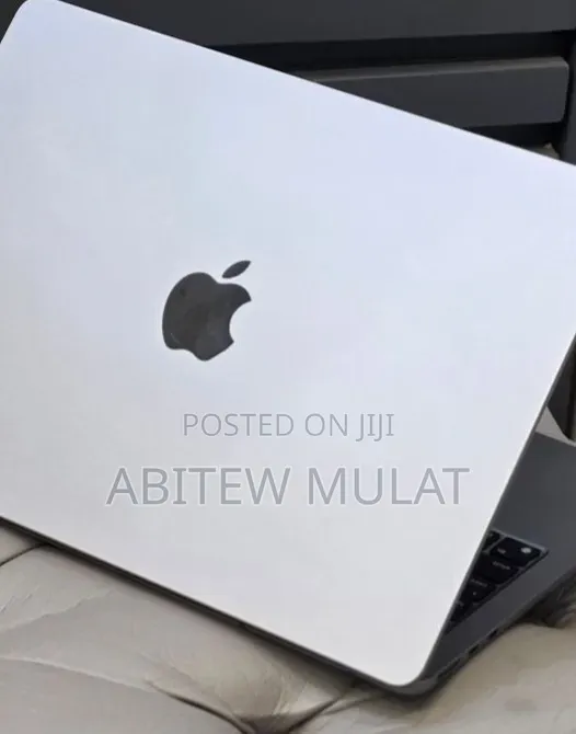 New Laptop Apple MacBook Air 2022 M2 8GB Apple M2 SSD 256GB