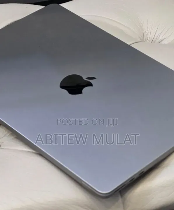 New Laptop Apple MacBook Air 2022 M2 8GB Apple M2 SSD 256GB