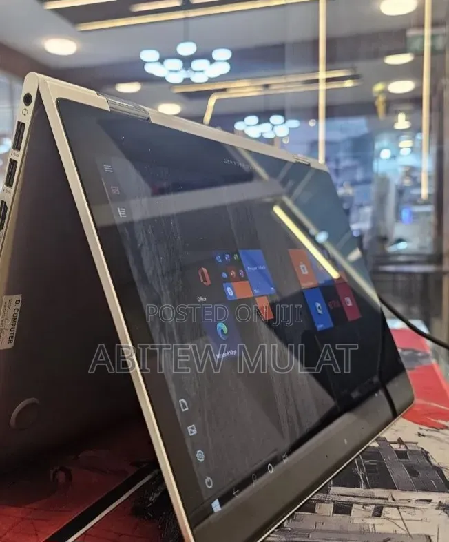 New Laptop HP Spectre X360 8GB Intel Core i5 SSD 256GB