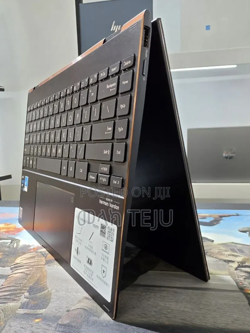 New Laptop Asus Zenbook 14 16GB Intel Core i7 SSD 512GB
