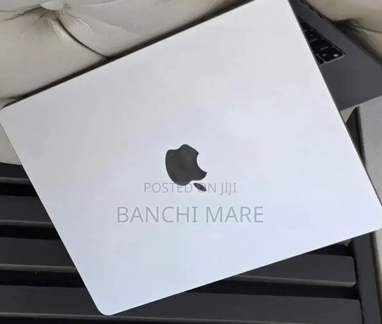 New Laptop Apple MacBook Air 2020 M1 8GB Apple M2 SSD 256GB