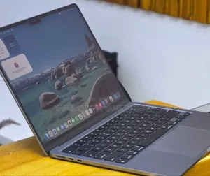 New Laptop Apple MacBook Air 2022 M2 8GB Apple M2 SSD 256GB