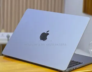 New Laptop Apple MacBook Air 2022 M2 8GB Apple M2 SSD 256GB