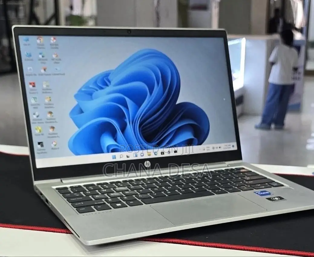 New Laptop HP EliteBook 830 G8 16GB Intel Core i5 SSD 512GB