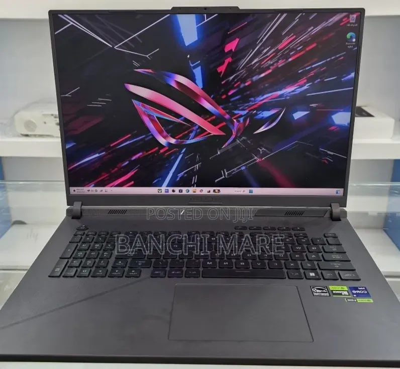 New Laptop Asus ROG Strix G18 16GB Intel Core i9 SSD 1T