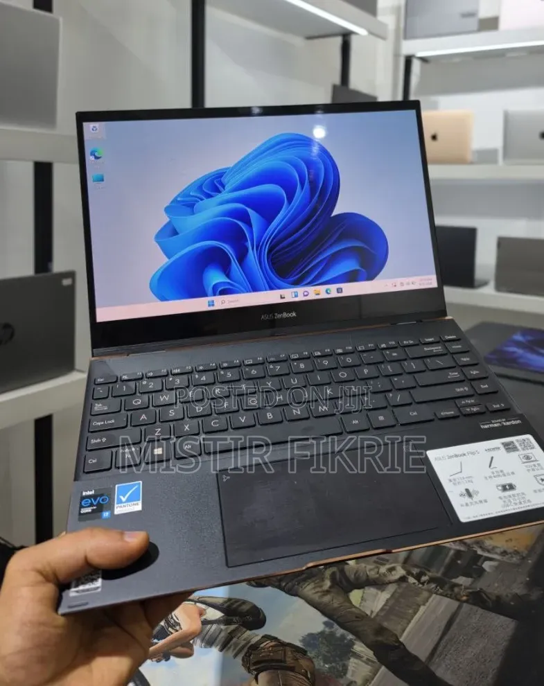 New Laptop Asus ZenBook Flip UX360CA 16GB Intel Core i7 SSD 512GB