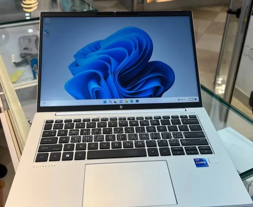 New Laptop HP EliteBook 840 G9 16GB Intel Core i7 SSD 512GB