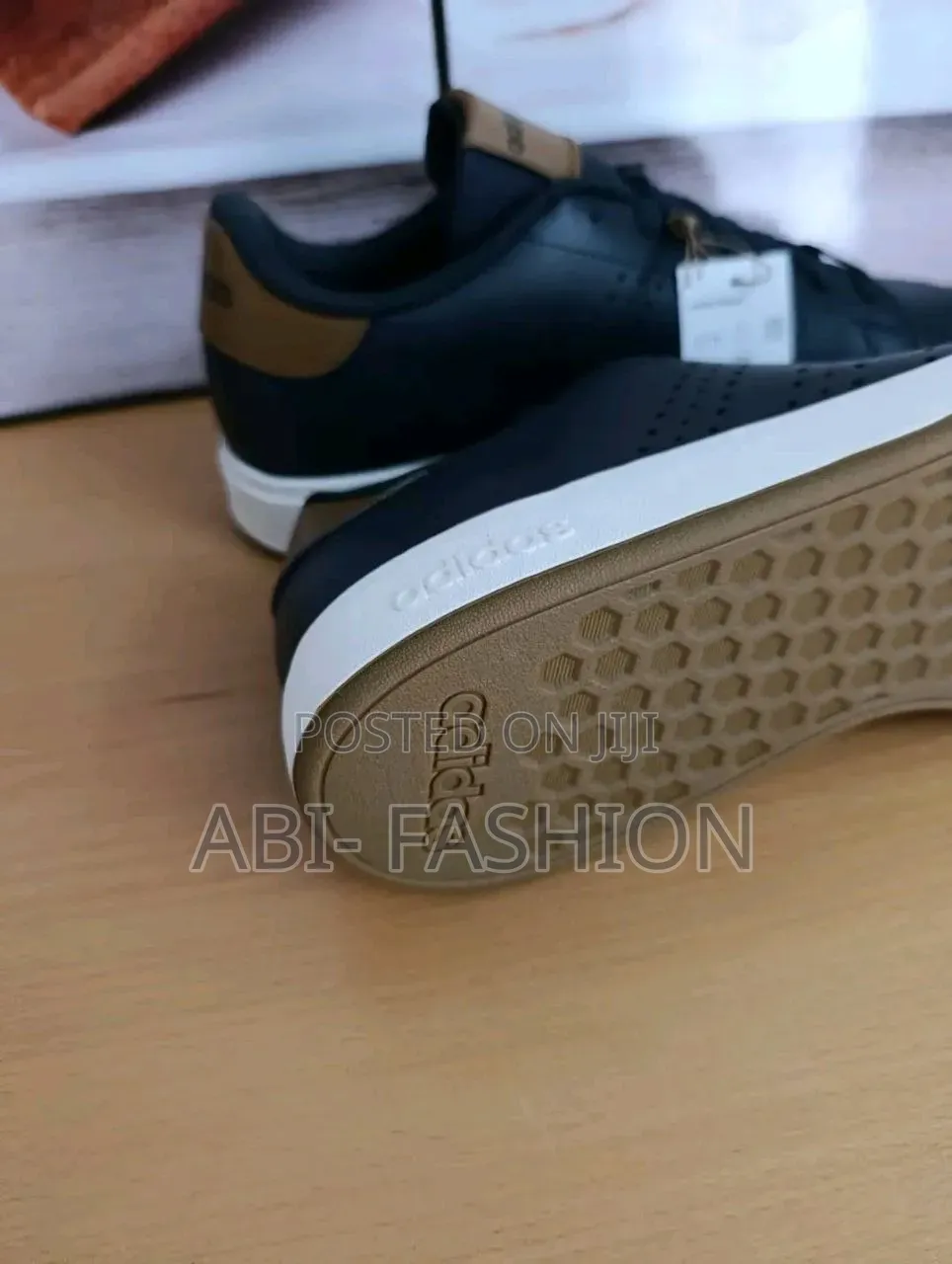 Adidas Advantage Base 2.0 Carbon /Brown